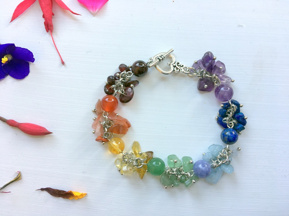 chakra bracelet with chips and round beads