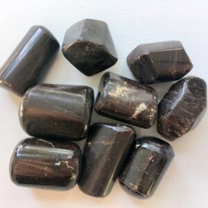Garnet tumble faceted medium