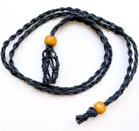 Macrame necklace-black