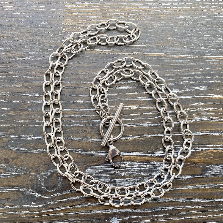 Stainless steel toggle chain