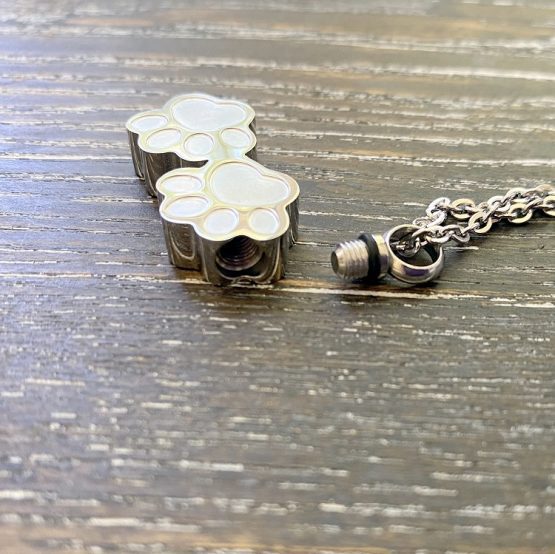 2 Paws Memorial Pendant - Image 2