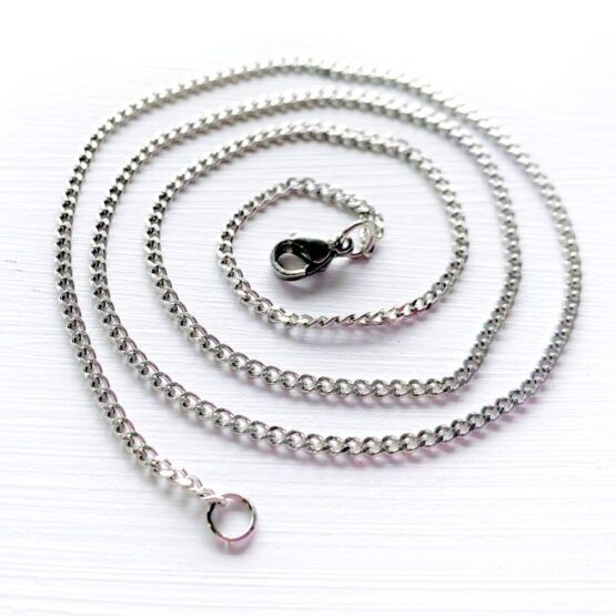 Curb chain necklace
