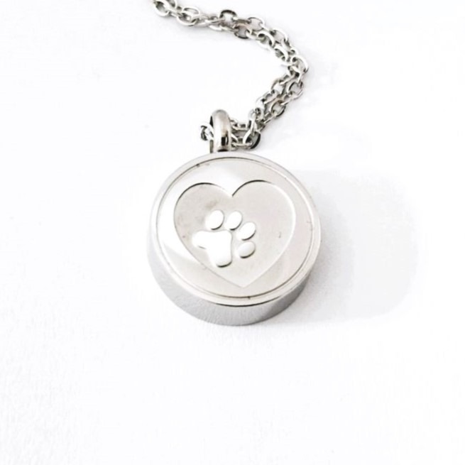 Circle with heart & paw memorial pendant