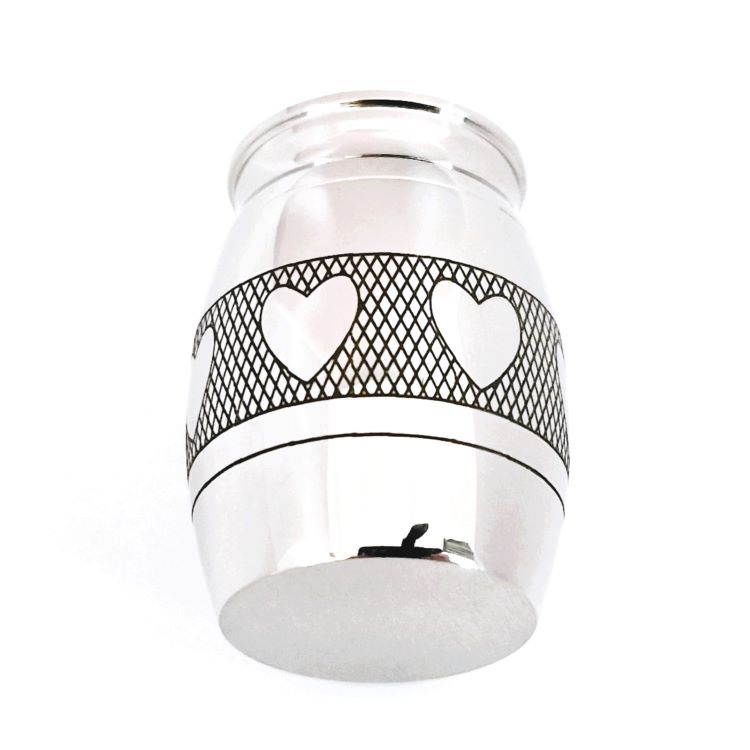 hearts urn with pattern