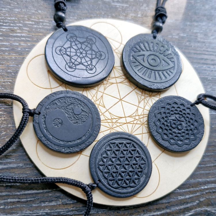 5 x Shungite pendants
