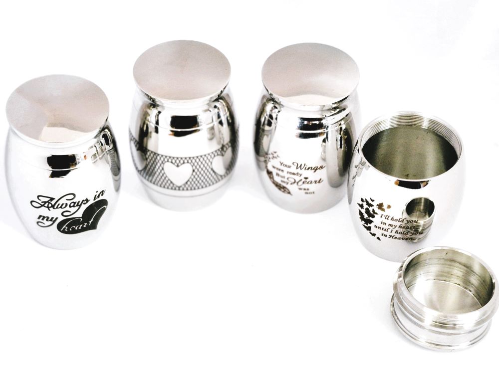 Memorial urns
